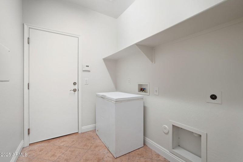 Spacious laundry room