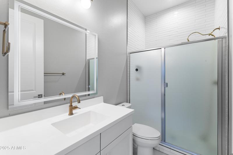 35-11086 W Hadley St