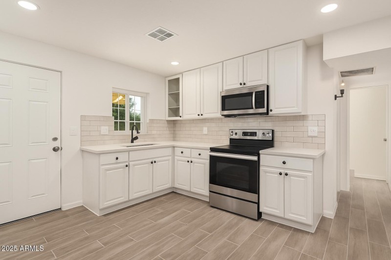 9687A073-FDBA-4B8E-8FB6-BCFD73A7B468