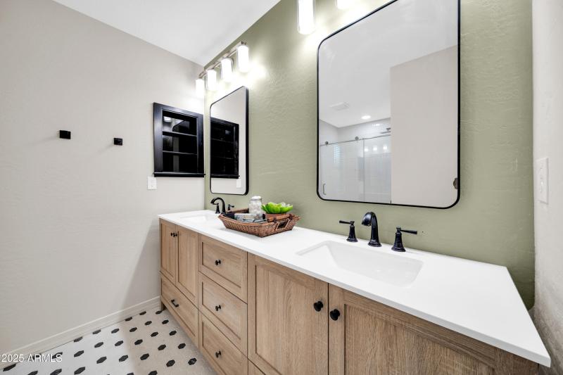 3702 W McCauley Ct-21