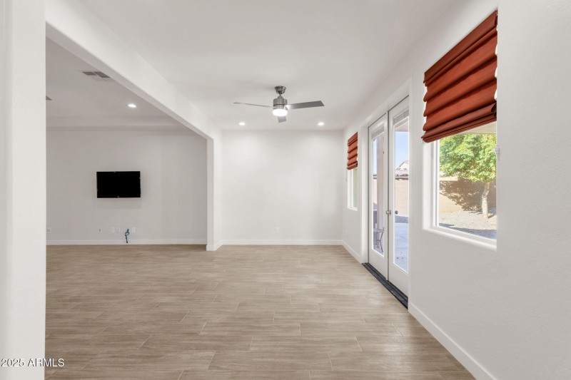 18-web-or-mls-15360-w-corrine-dr