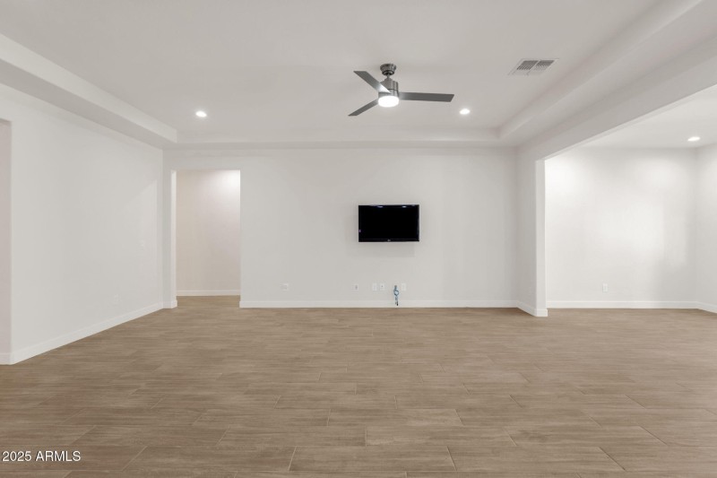 9-web-or-mls-15360-w-corrine-dr