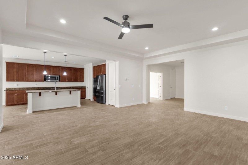 6-web-or-mls-15360-w-corrine-dr