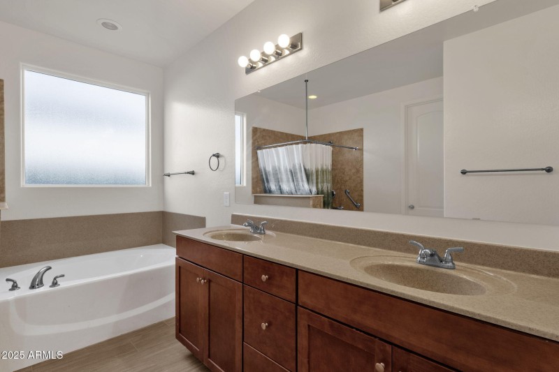 24-web-or-mls-15360-w-corrine-dr