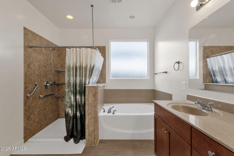 25-web-or-mls-15360-w-corrine-dr