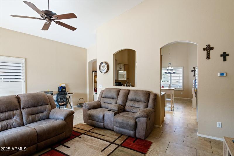 09-Family Room to Kitchen