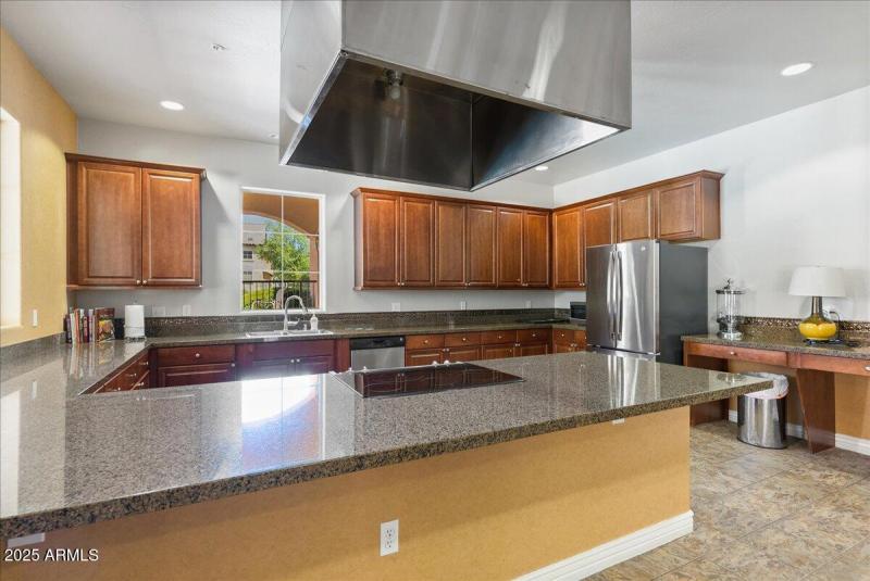 10-14575 W Mountain View Blvd-071