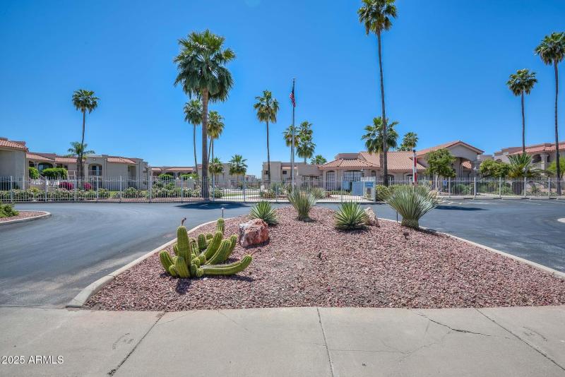 Community-Gated Entrance (1)