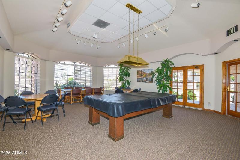 Clubhouse-Meeting Room