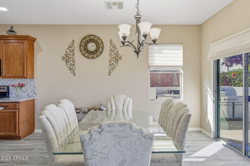 dining area-40558 W Park Hill Drive-21