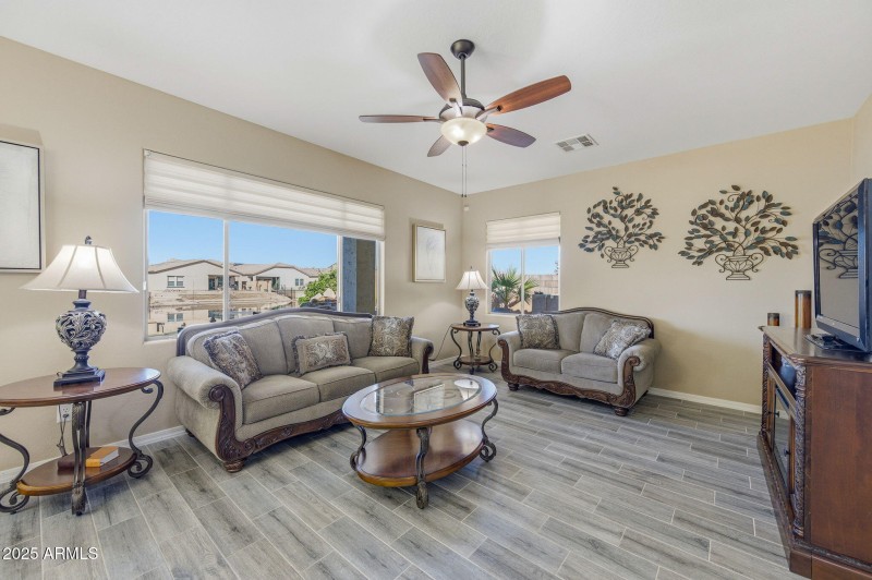 livingroom-40558 W Park Hill Drive-24