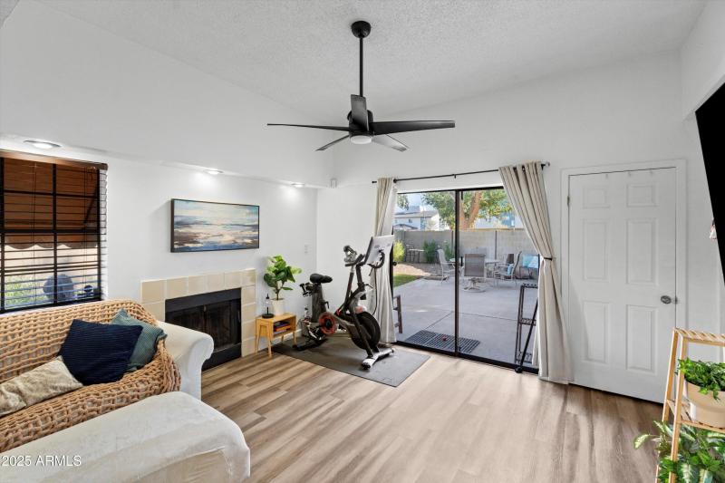 08-Family Room to Patio