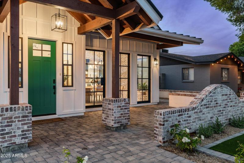 03-4208 N 41st Pl (3 of 78)