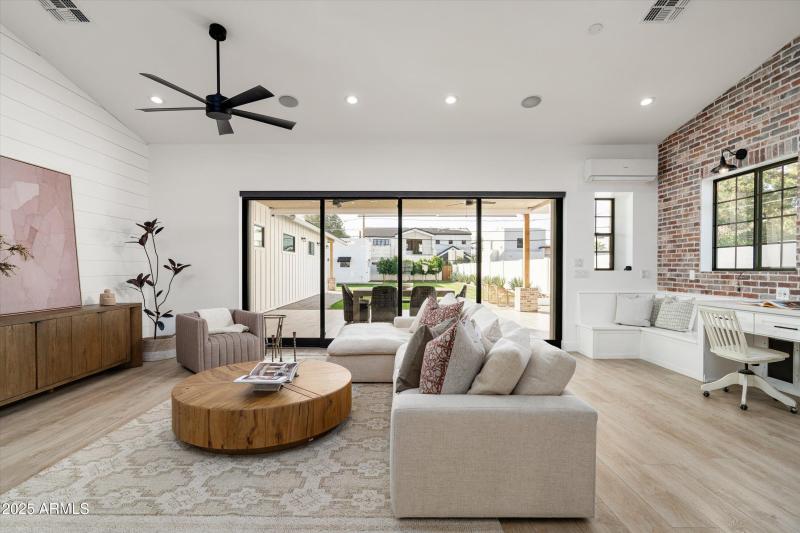 17-4208 N 41st Pl (17 of 78)