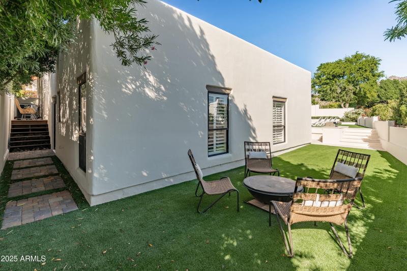 Side patio to fire pit