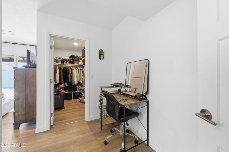 20-017-primary-bedroom