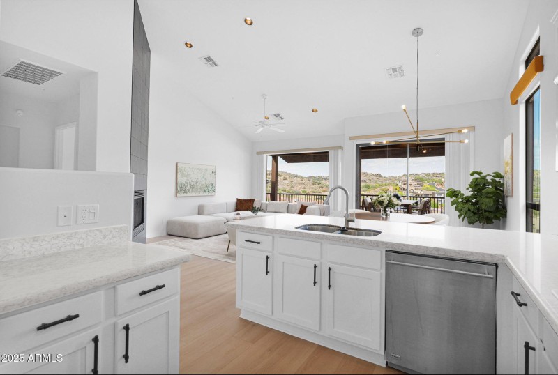 56-web-or-mls-18-web-or-mls-P1156300