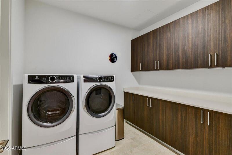 20-Laundry Room