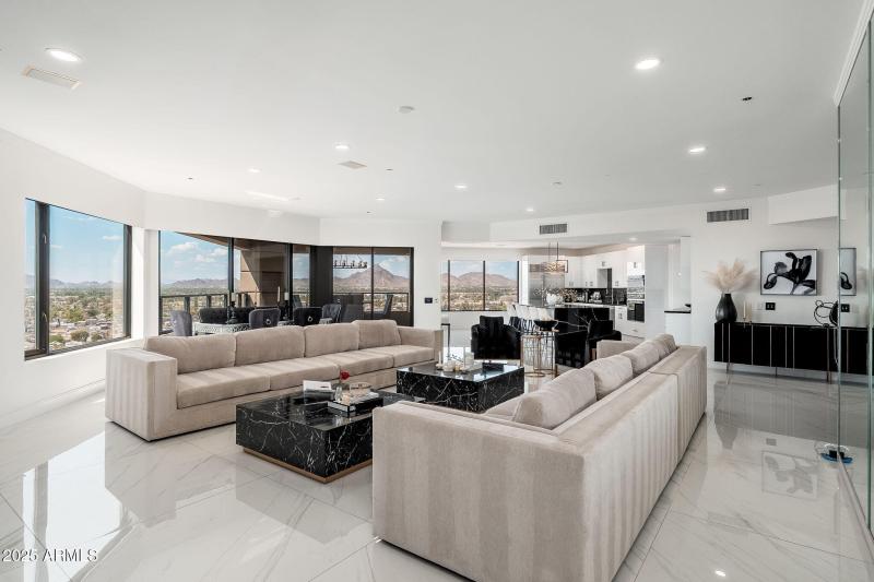 Living Rm/Kitchen View