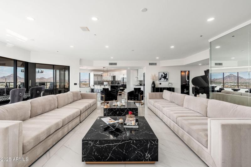 Living Rm/Kitchen View