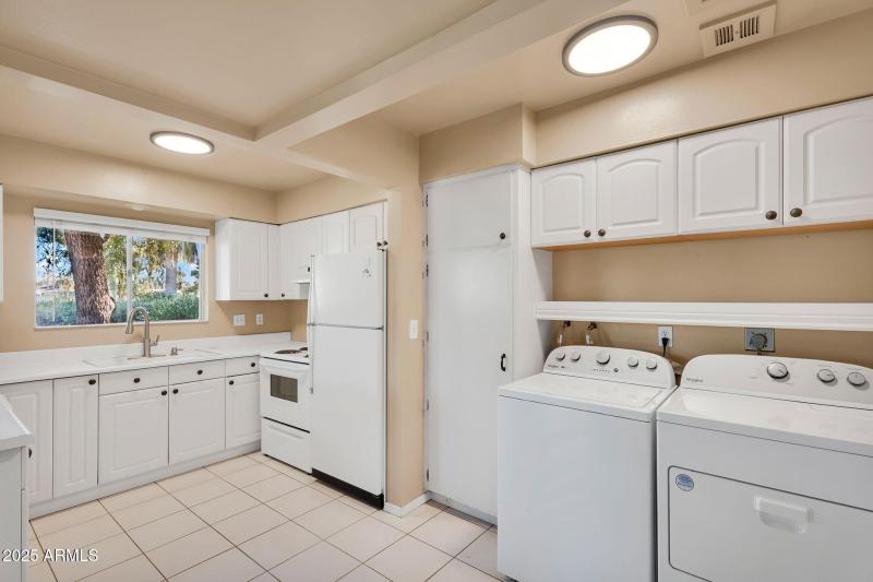 10-web-or-mls-725 S Power rd 104-5