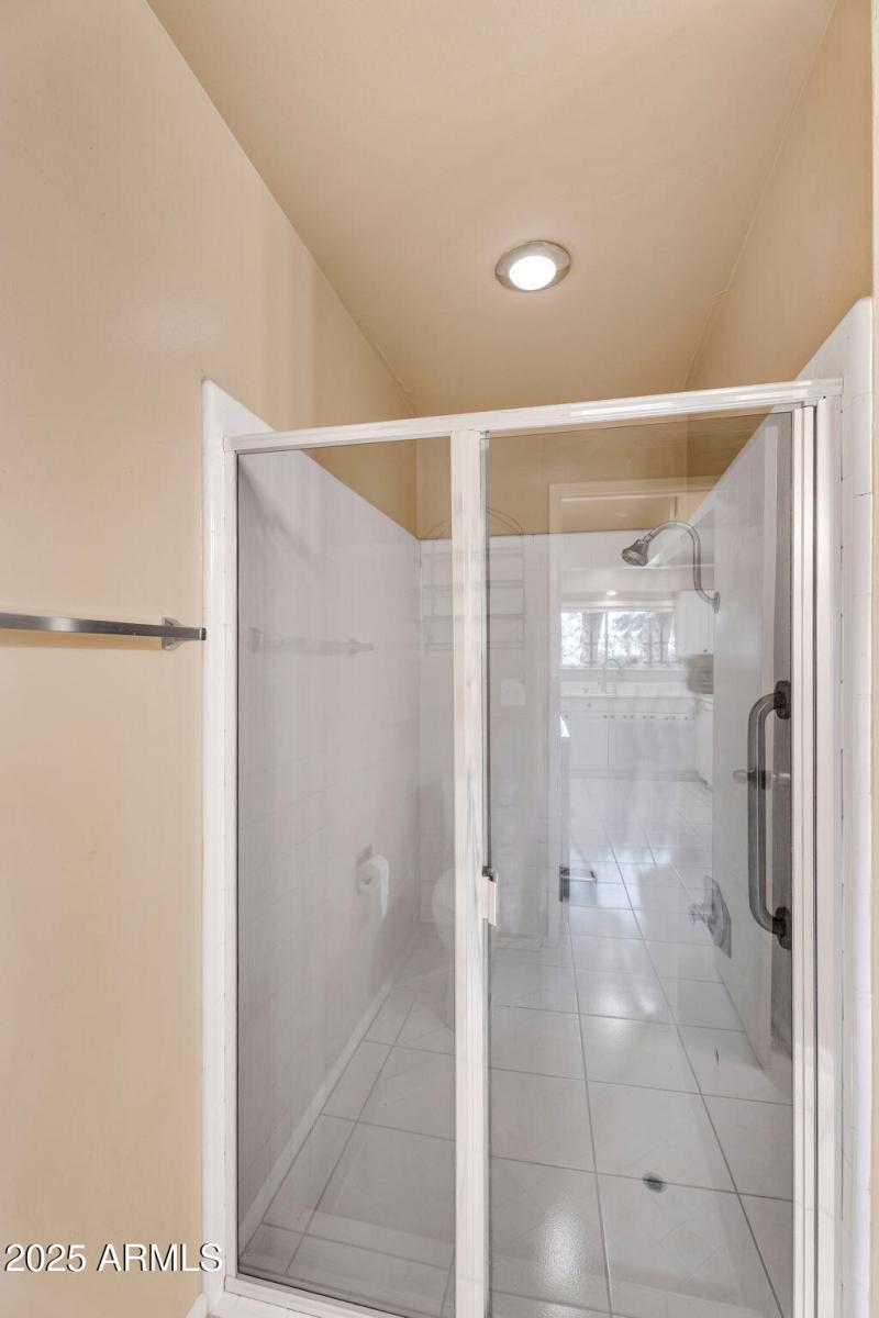 16-web-or-mls-725 S Power rd 104-14