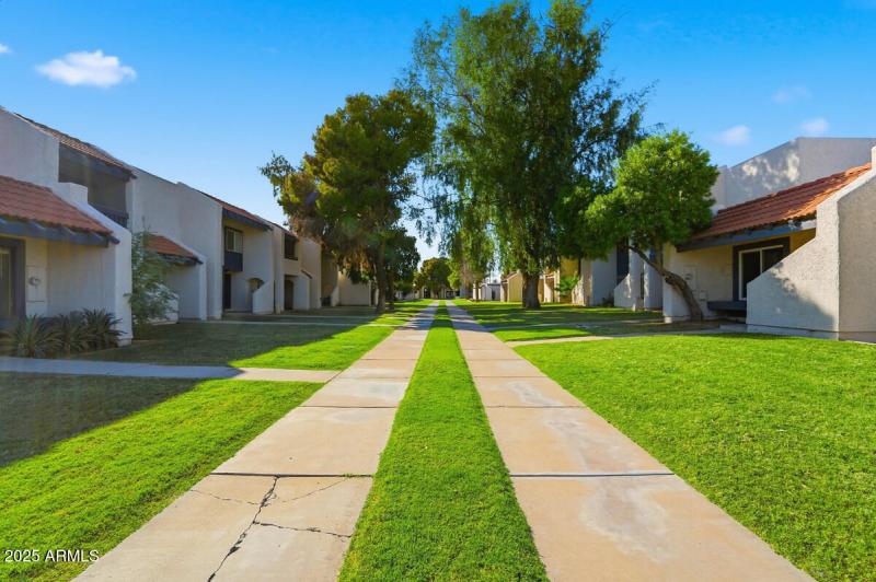 5406 W El Caminito Dr-31