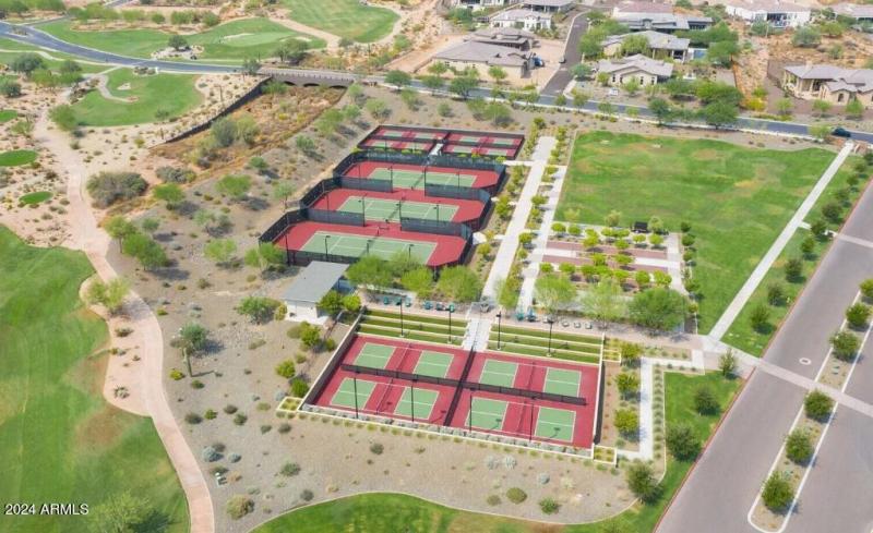 PIckleball & Tennis Courts