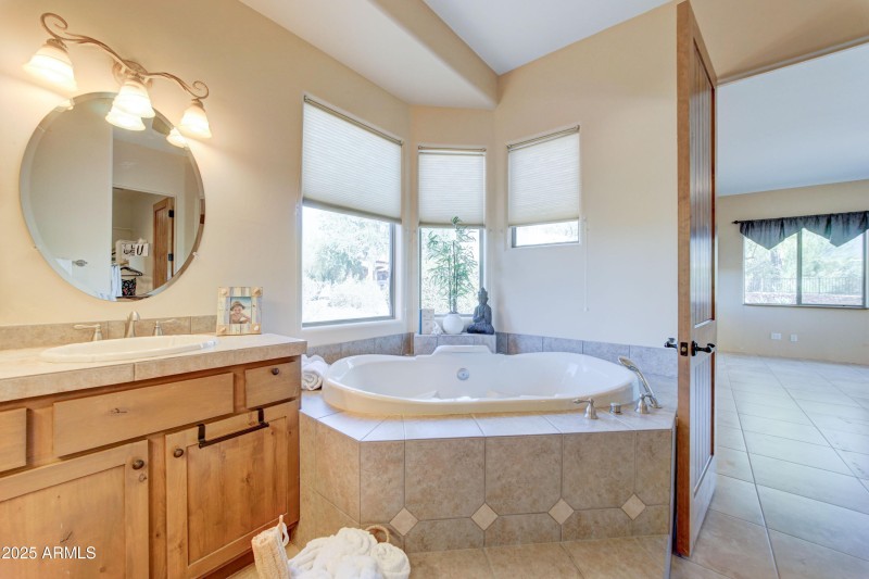 6841 E Quail Hideaway Ln-24