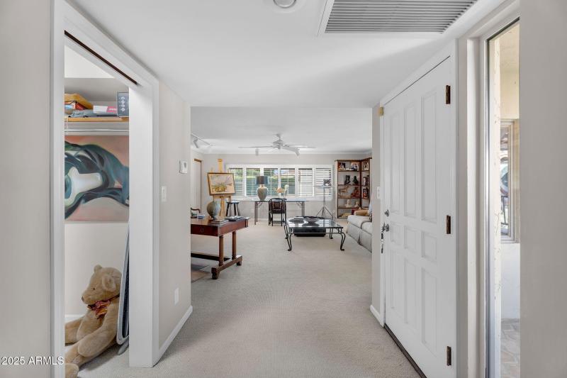 Studio/Bedroom entry