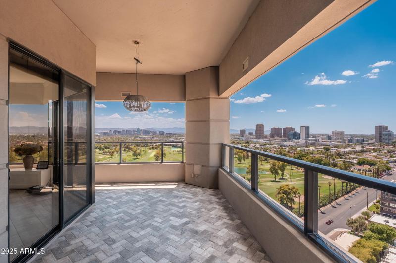 1040 E Osborn Rd UNIT 1703 - 35