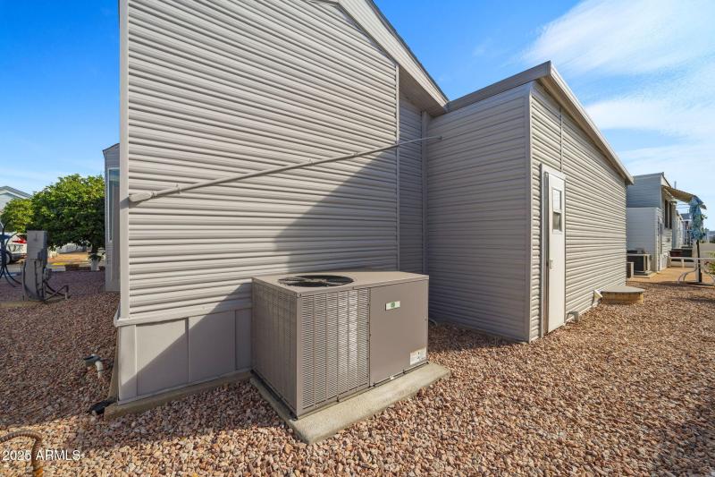 002__111 S Greenfield Rd unit 724