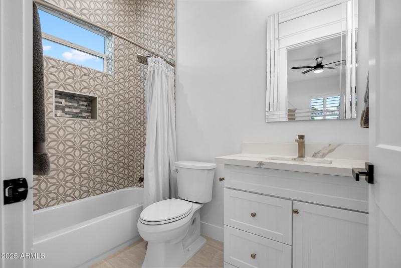 ENSUITE IN GUEST ROOM