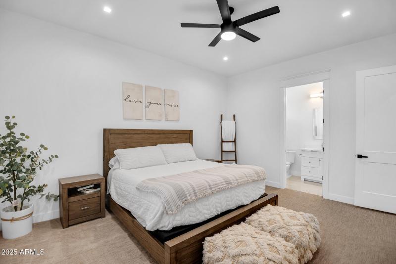 GUEST ROOM WITH PRIVATE BATH