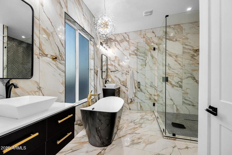 PRIMARY WITH DUAL FLOATING VANITIES