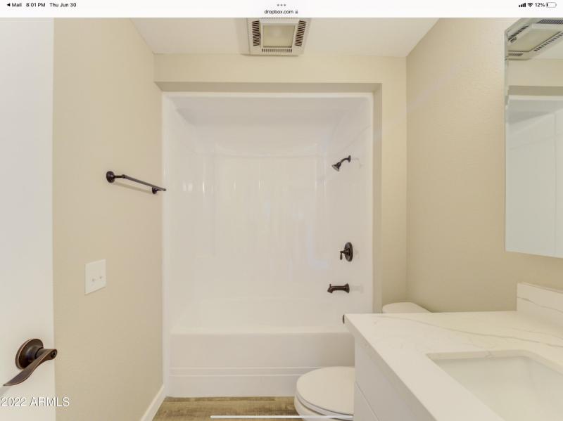 4C330B54-80EE-4ED7-B3BC-D43091CC14BB