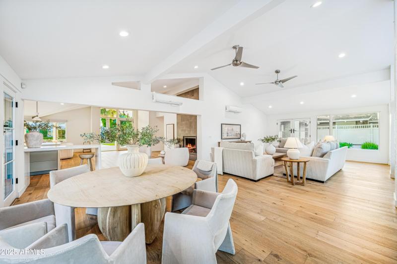 I2025111201-Interior-25