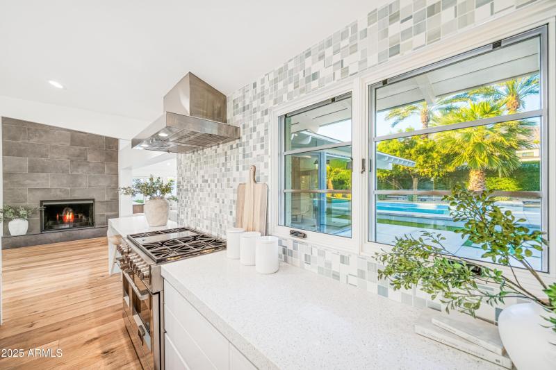 I2025111201-Interior-20