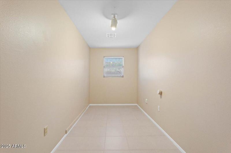 Bonus Room with AC Hobby Room or office