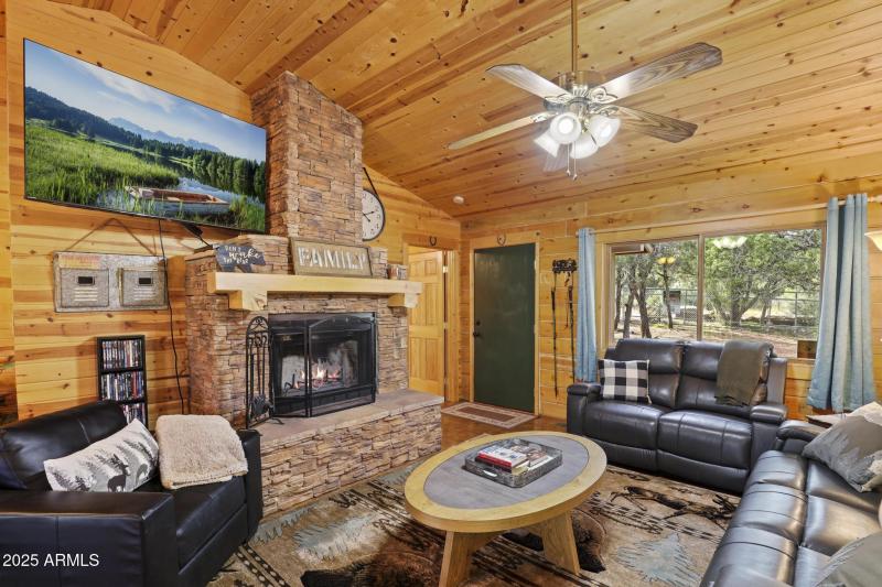 The perfect cabin in the woods!