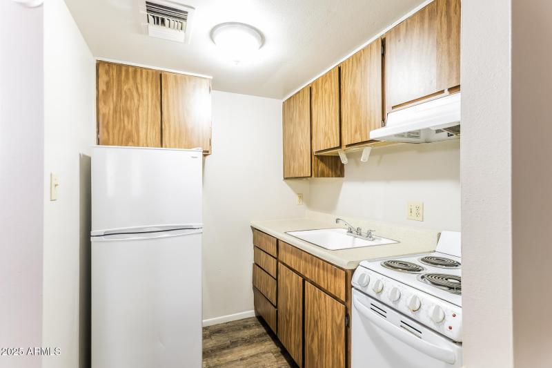 9-photo-Kitchen-603bc450-b8e6-4acc-bb9f-