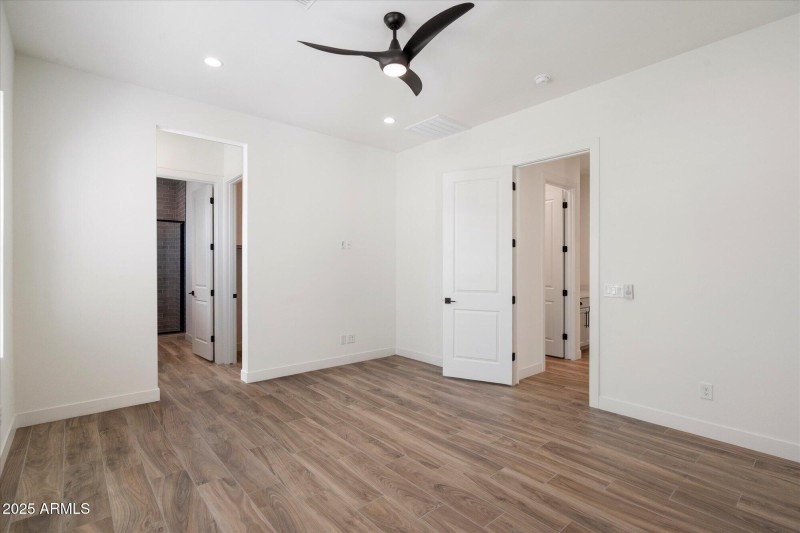 Guest Bed 2 w/ Ensuite