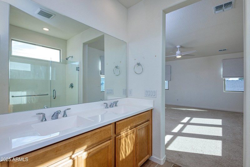 027_photo25_10147_e_thunderbolt_ave_mesa