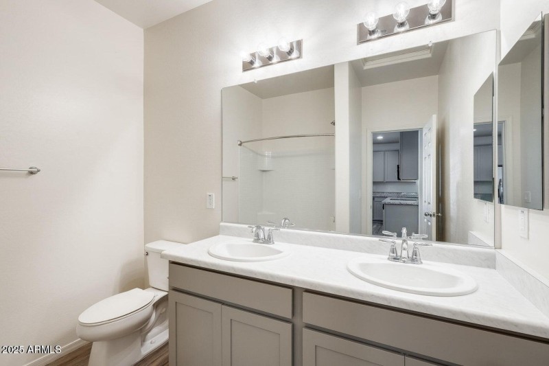 17566 W COUNTRY CLUB TER