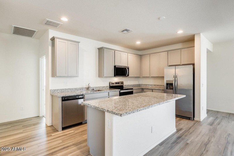 17566 W COUNTRY CLUB TER