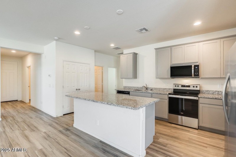 17566 W COUNTRY CLUB TER