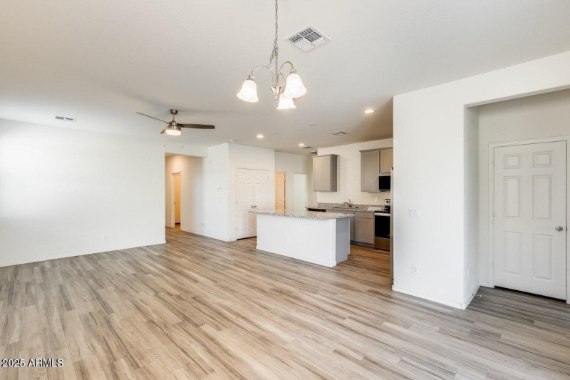 17566 W COUNTRY CLUB TER