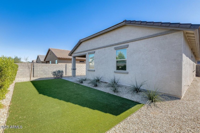 17566 W COUNTRY CLUB TER