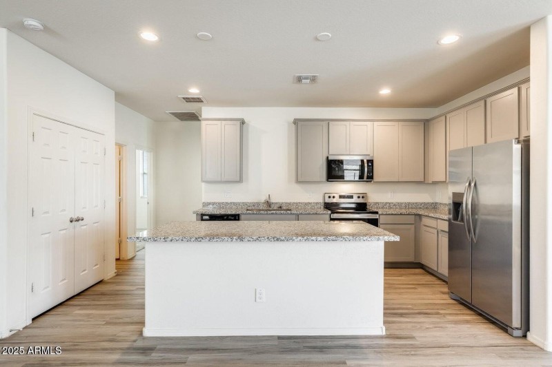 17566 W COUNTRY CLUB TER