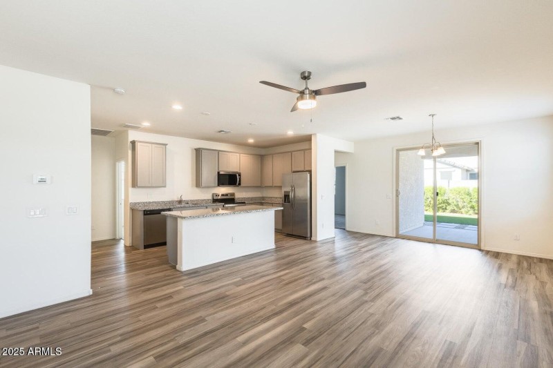 17566 W COUNTRY CLUB TER